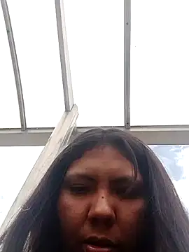 Snapshot of Izel_ chatting on July 23, 2026, 4:27 pm Izel online show from July 23, 2026, 4:27 pm