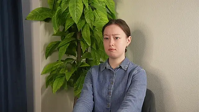 Snapshot of DanilleMincher chatting on April 13, 2026, 4:29 am DanilleMincher online show from April 13, 2026, 4:29 am