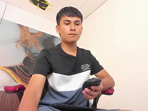 SantiagoCool online show from April 18, 2026, 12:31 pm