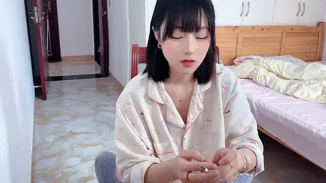 Kaixin-baobao online show from April 16, 2026, 9:32 am