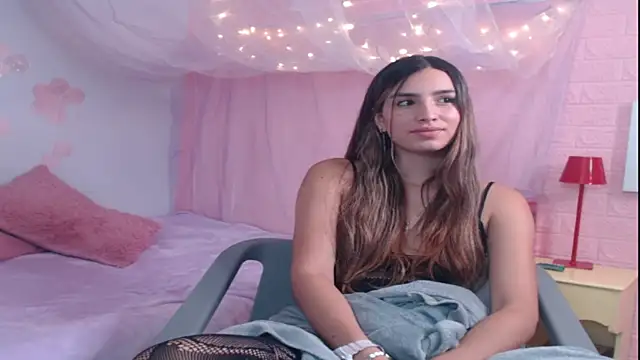 AmaraSaint online show from June 6, 2026, 11:31 pm