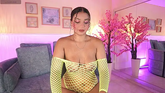 Snapshot of BrianaLane chatting on June 30, 2026, 1:56 pm BrianaLane online show from June 30, 2026, 1:56 pm