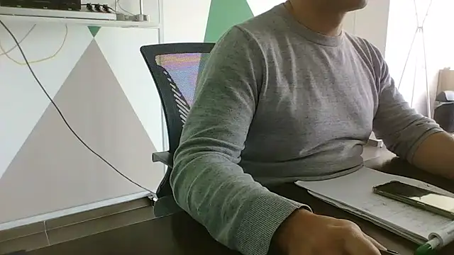 brunosso85ita online show from April 15, 2026, 2:57 pm