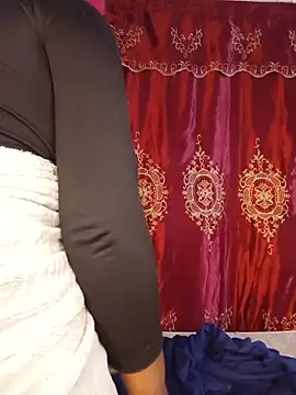 Snapshot of DimpleQueen_01 chatting on July 14, 2026, 4:17 am DimpleQueen 01 online show from July 14, 2026, 4:17 am