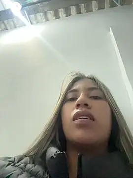 Kimmiebellarie online show from April 18, 2026, 1:53 am