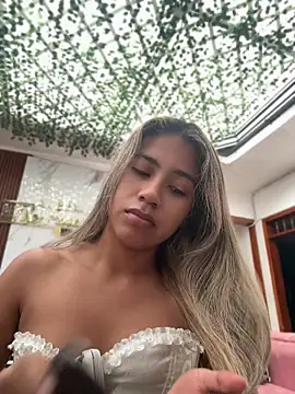 Kimmiebellarie online show from May 12, 2026, 12:46 pm