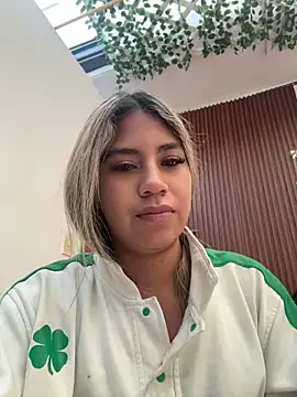 Snapshot of Kimmiebellarie chatting on June 2, 2026, 12:18 pm Kimmiebellarie online show from June 2, 2026, 12:18 pm