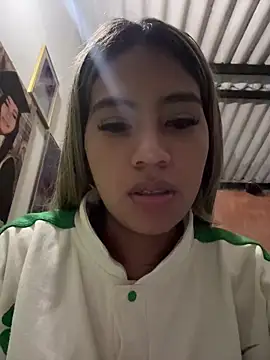Snapshot of Kimmiebellarie chatting on June 7, 2026, 11:52 pm Kimmiebellarie online show from June 7, 2026, 11:52 pm