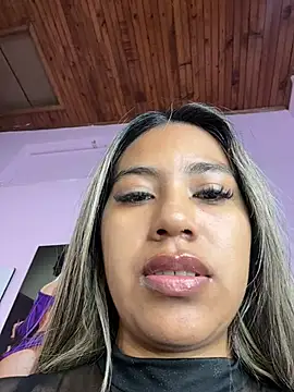 Snapshot of Kimmiebellarie chatting on July 10, 2026, 1:14 pm Kimmiebellarie online show from July 10, 2026, 1:14 pm