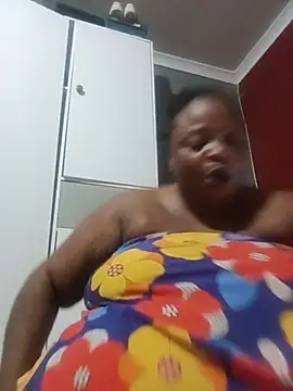 Snapshot of SweetBelly1 chatting on July 4, 2026, 6:25 pm SweetBelly1 online show from July 4, 2026, 6:25 pm