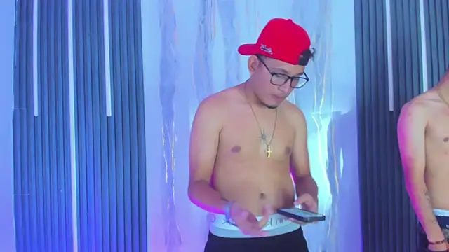 Snapshot of The_King_Swit chatting on April 15, 2026, 4:47 pm The King Swit online show from April 15, 2026, 4:47 pm