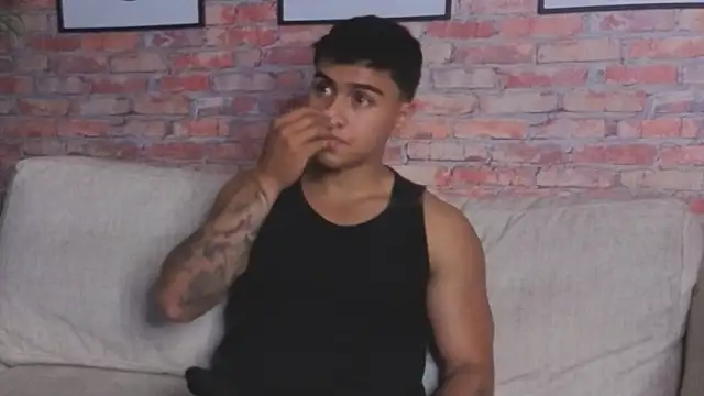 AARON SKYLON online show from April 17, 2026, 11:52 pm