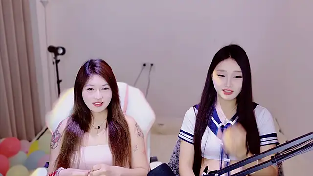 Xiongchumo1120 online show from April 14, 2026, 2:39 am