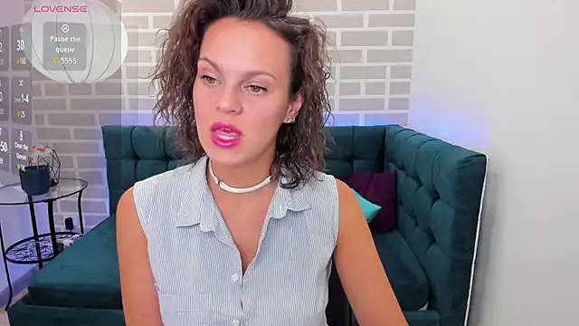 Snapshot of Kira_Steel chatting on July 1, 2026, 1:07 am Kira Steel online show from July 1, 2026, 1:07 am