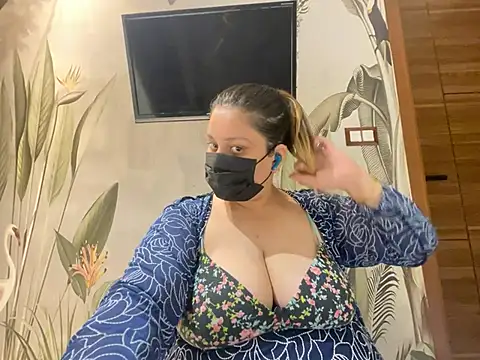 kavyasingh36 online show from May 15, 2026, 10:50 pm