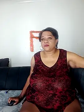 BUSTYQUEEN56  online show from April 15, 2026, 2:18 am