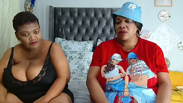 BUSTYQUEEN56  online show from May 10, 2026, 8:14 pm