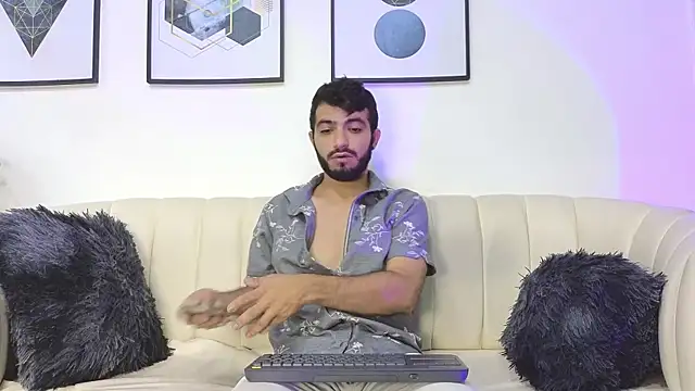 EmmanuelVoss online show from April 18, 2026, 1:48 pm