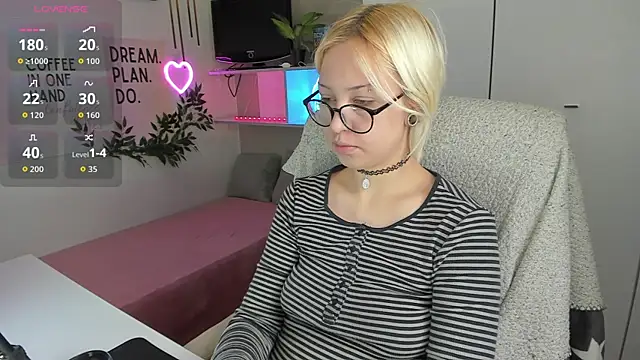 Snapshot of Neko_Sora chatting on April 25, 2026, 9:12 pm Neko Sora online show from April 25, 2026, 9:12 pm