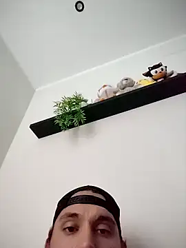 HugoEspada1 online show from April 21, 2026, 5:58 am