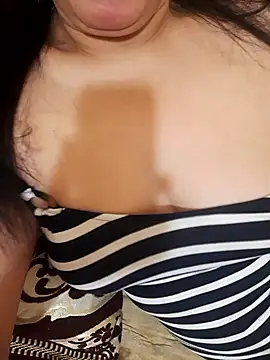 Soumia Sex online show from April 18, 2026, 10:10 pm