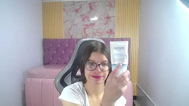 Kailee ch online show from April 15, 2026, 1:07 pm