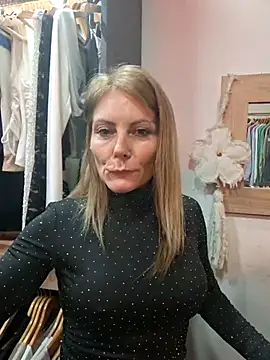 prretty15 online show from July 18, 2026, 8:01 pm