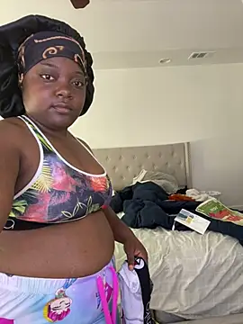 Desilovefeet online show from April 21, 2026, 7:17 pm