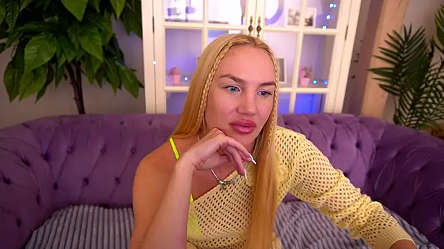 SavageKisses online show from May 20, 2026, 6:08 am