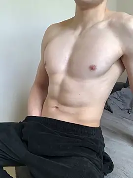 Snapshot of maxence_096 chatting on April 15, 2026, 2:13 pm maxence 096 online show from April 15, 2026, 2:13 pm