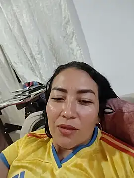 Snapshot of LuluDream chatting on June 14, 2026, 2:24 am LuluDream online show from June 14, 2026, 2:24 am