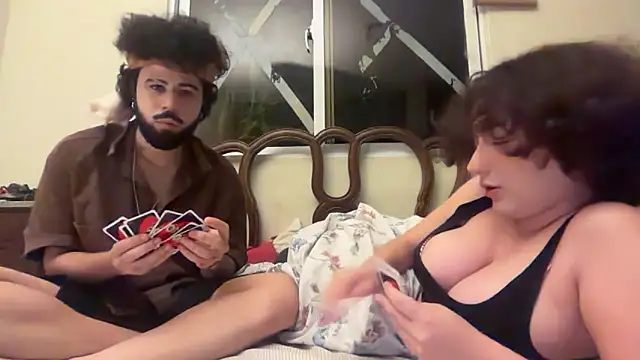 sarah2139 online show from April 19, 2026, 6:35 am