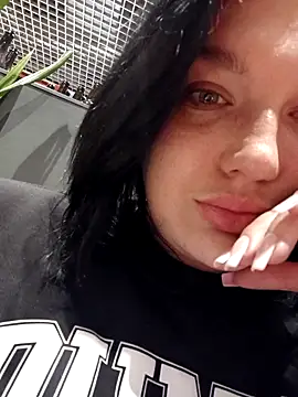 ElissXx online show from April 21, 2026, 1:28 pm