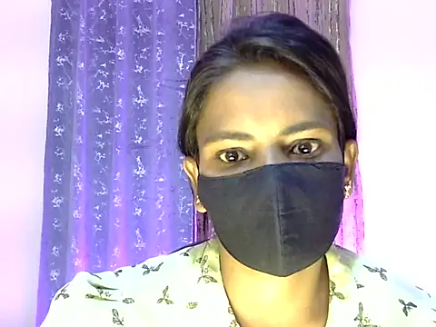jiyasingh0 online show from May 9, 2026, 1:49 pm