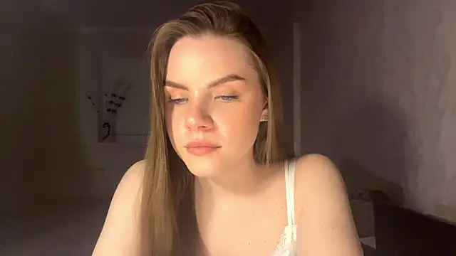 LeishaRocher online show from April 19, 2026, 6:10 pm