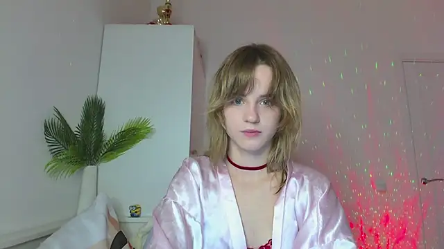 Snapshot of Tessa_Shy_ chatting on July 28, 2026, 8:52 pm Tessa Shy online show from July 28, 2026, 8:52 pm