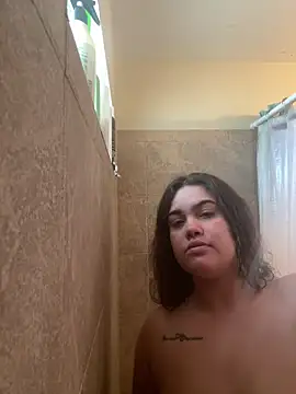 Islandmamita online show from April 20, 2026, 3:26 pm