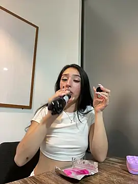 NickieCute- online show from May 12, 2026, 8:17 pm