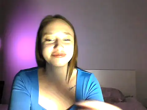 DarkMirel online show from April 18, 2026, 7:58 pm