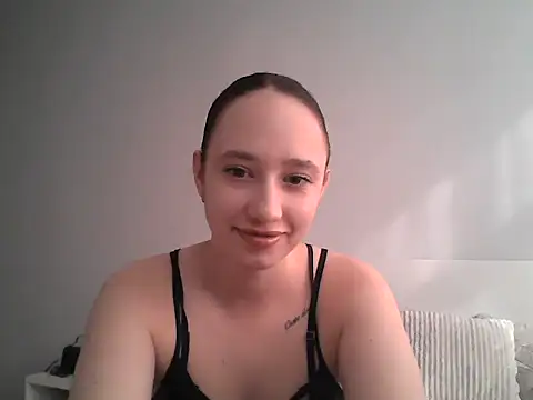 DarkMirel online show from April 23, 2026, 1:57 pm