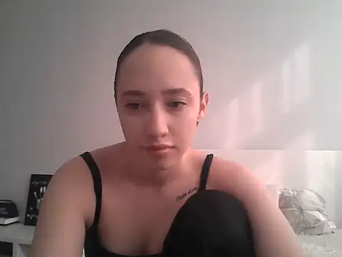 DarkMirel online show from April 27, 2026, 2:04 pm