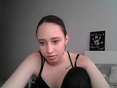 DarkMirel online show from May 21, 2026, 2:02 pm