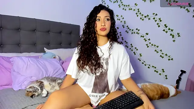 Snapshot of Charlotte_james1 chatting on July 11, 2026, 1:52 am Charlotte james1 online show from July 11, 2026, 1:52 am