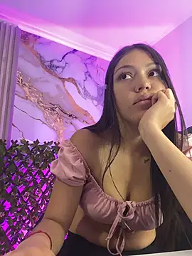 Snapshot of thalia_ec chatting on June 18, 2026, 12:20 pm thalia ec online show from June 18, 2026, 12:20 pm