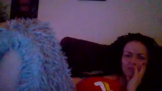 shyhornymommy online show from April 18, 2026, 12:36 am