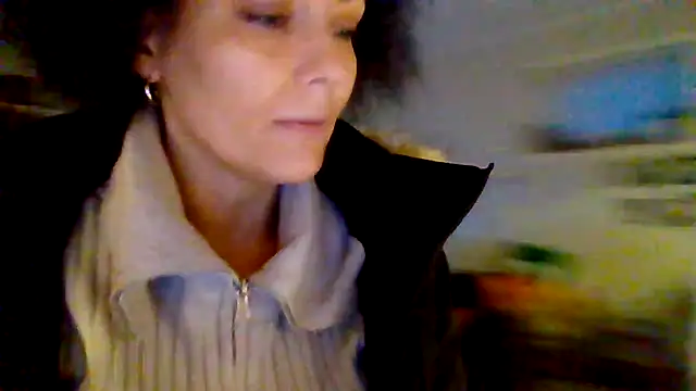 Snapshot of shyhornymommy chatting on April 26, 2026, 8:50 pm shyhornymommy online show from April 26, 2026, 8:50 pm
