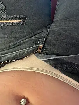 pazzuttraa online show from April 21, 2026, 9:50 pm