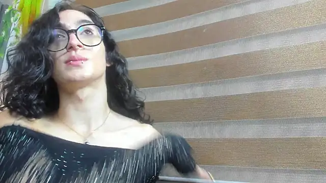 Snapshot of Shammy_rosse chatting on June 14, 2026, 2:24 am Shammy rosse online show from June 14, 2026, 2:24 am