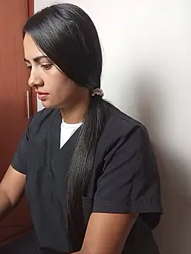Snapshot of DaniellaGiraldo chatting on May 13, 2026, 2:03 pm DaniellaGiraldo online show from May 13, 2026, 2:03 pm