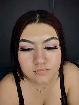 Mia2024 online show from April 22, 2026, 3:20 am